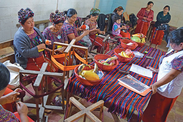 Cover image of Herramienta La Voz de las Abuelas: Sabiduría para el cambio y la prosperidad