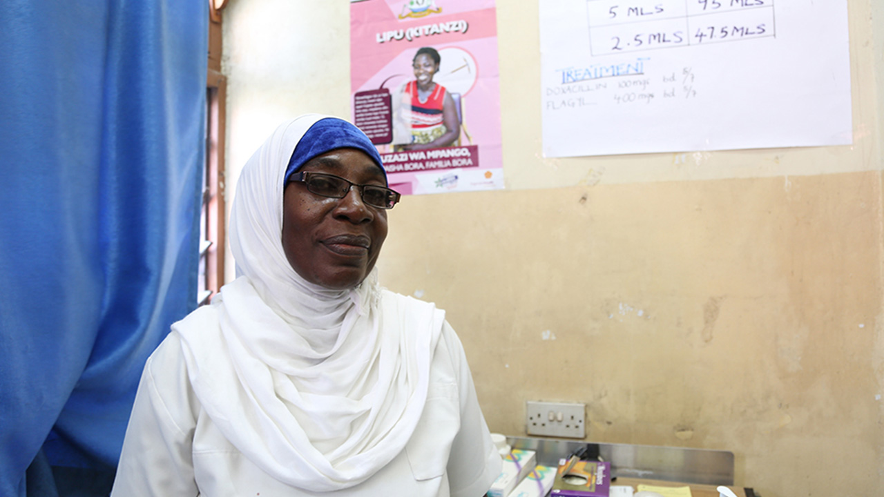 A Tanzanian midwife in a health care clinic